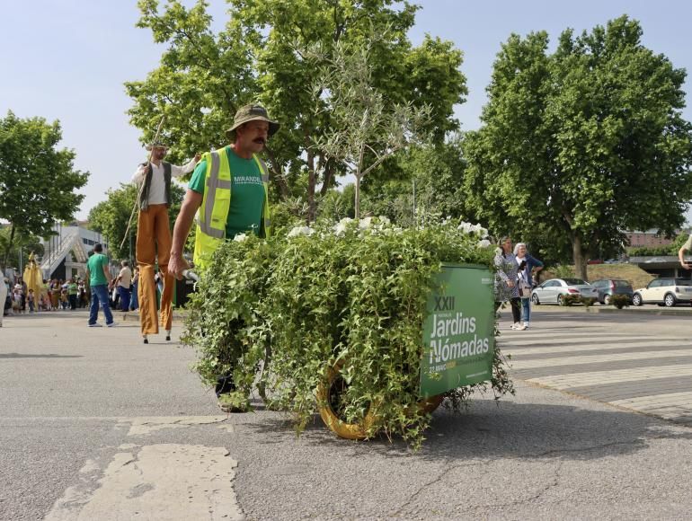 XXII Festival dos Jardins N&oacute;madas 2026 encheu Mirandela de cor e alegria