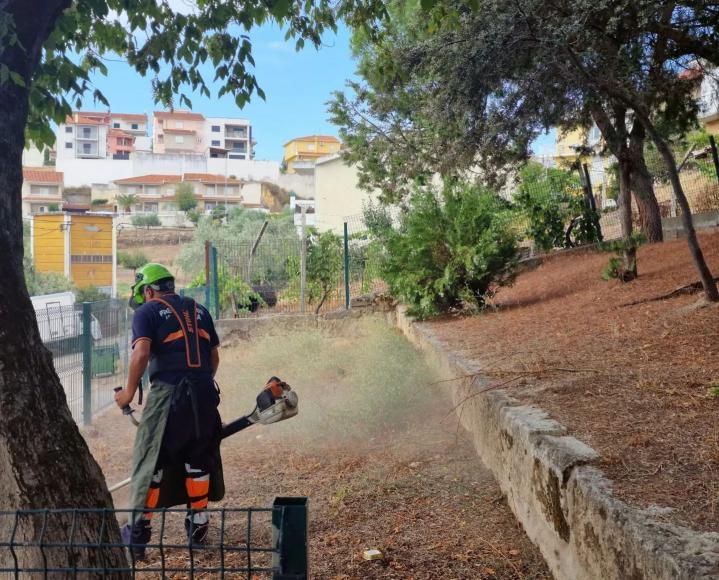 Limpeza casa das coletividades